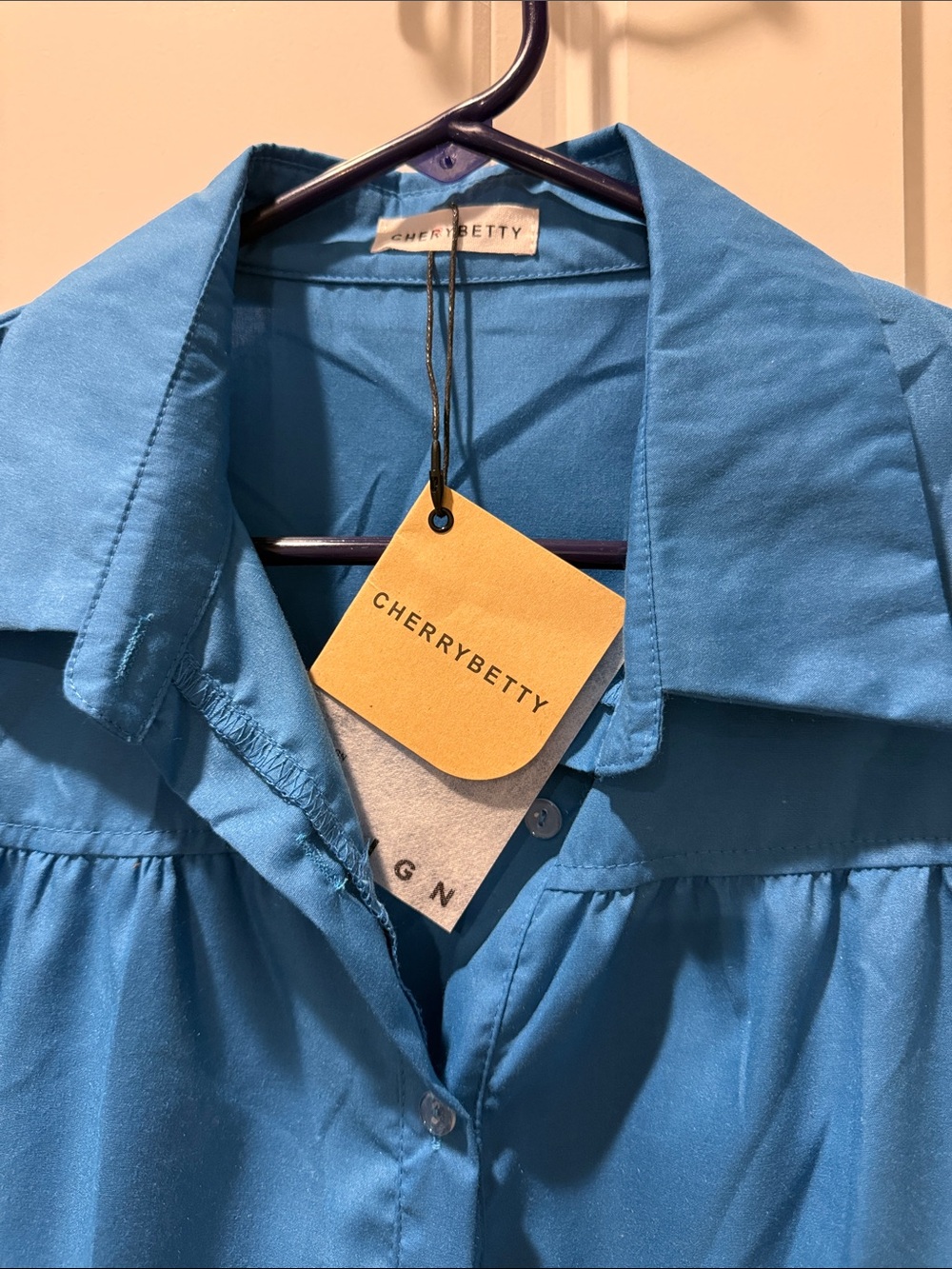 Medium NWT Blue Button-Front Top - Picture 2 of 5